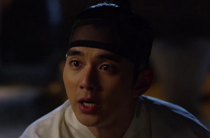Hujan-Hujanan Bertemu Raja, Begini Misteriusnya Tatapan Yoo Seung Ho di 'Ruler'