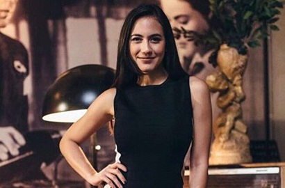 Pevita Pearce Kepergok Berenang Bareng Mike Lewis, Netter: Pacaran?