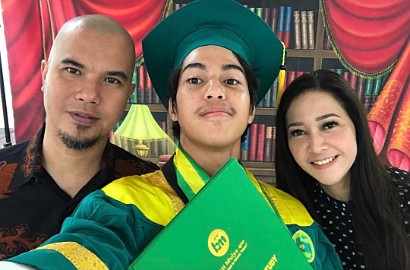 Dhani Ikut Pamer Foto Wisuda El dan Panggil 'Sayang', Netter: Buat Anak Apa Maia?