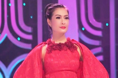 Ridho Tidur Mesra di Pangkuan, Iis Dahlia Dikritik Suka Nempel Pria Seperti Ayu Ting Ting