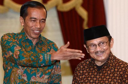 Kasus Tersendat, Habibie Akan Serahkan Dokumen Tragedi Mei 1998 ke Jokowi