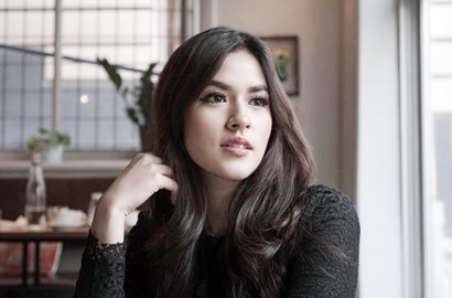 Heboh Hibur Penggemar, Raisa Tampil 'Nyeker' di Atas Panggung