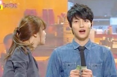 Awas Histeris, Song Joong Ki Cium dan Peluk Komedian Cewek Ini di 'Gag Concert'