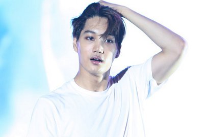 Lagi di Panggung, Perhatian Kai EXO Malah Teralihkan oleh Ini