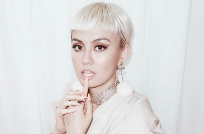 Bikin Penasaran Umumkan Proyek 'Coming Soon', Agnes Monica Siap Rilis Album Internasional?