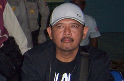 Paranormal Ki Gendeng Pamungkas Ditangkap Atas Dugaan Rasis, Polisi Sita Kaos 'Anti-China'