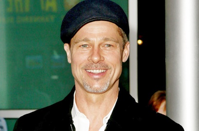 Brad Pitt Tambah Tato Baru di Lengan Kiri, Tapi Kok Gambarnya Begini?