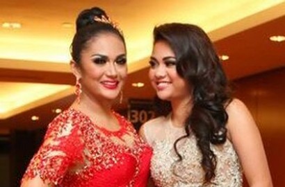 Aurel Dicibir, KD Dipuji Ikut Ucapkan Selamat di Ultah Pernikahan Anang-Ashanty