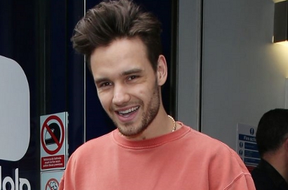 Telanjang Dada, Seksinya Liam Payne 1D di Teaser Lagu 'Strip That Down'