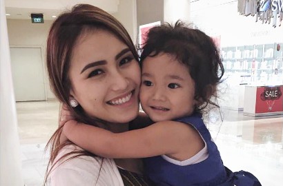 'Marahi' Bilqis Hingga Nangis, Ayu Ting Ting dan Ibunya Dikritik Netizen