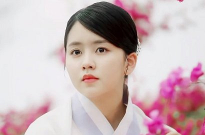 Asyik Jongkok dan Sok Imut Dibalik Layar, Kim So Hyun Ceria Syuting 'Ruler'