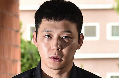 Mesra, Dispatch Ungkap Foto Kencan Yoochun dan Hwang Hana