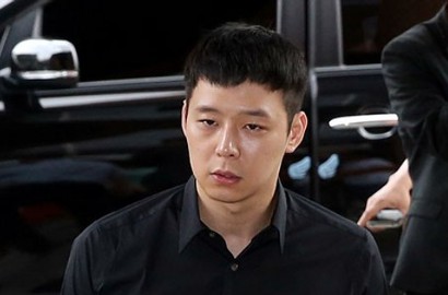Merokok Saat Kencan Bareng Hwang Hana, Yoochun Disindir Habis-Habisan