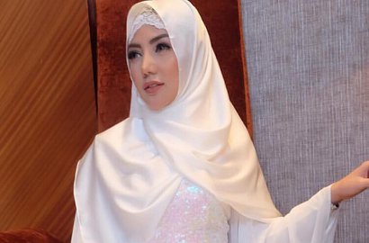 Umbar Bagian Pundak, Kaftan Ramadhan Bella Shofie Dicibir Netter