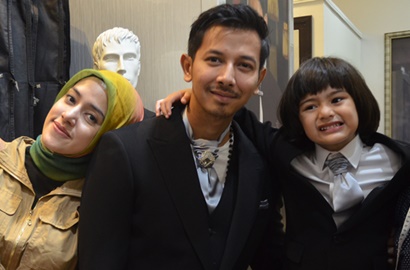 Sonny Septian Fitting Jas Pernikahan, Fairuz A. Rafiq: Udah Nggak Sabar