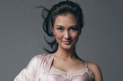 Hamil Besar, Seksinya Atiqah Hasiholan Pakai Dress Ketat