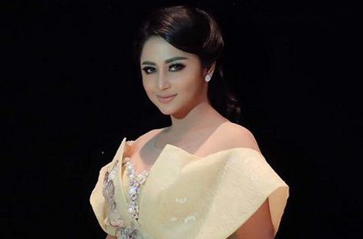 Beri Motivasi, Netter Malah Gagal Fokus Bahas Bodi Seksi Dewi Persik