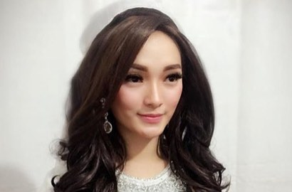 Akhirnya Bertemu Vicky Prasetyo, Zaskia Gotik: Udah Biasa Sama Dia