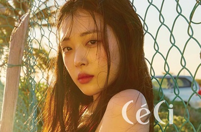 Jadi Model Majalah, Sulli Tampilkan Pose Cantik dan Seksi di Pantai