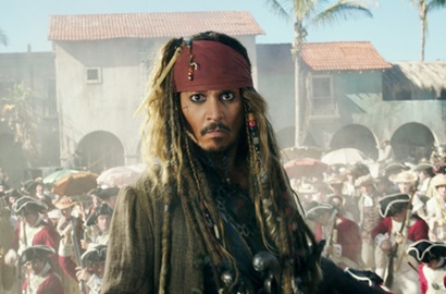 Hiu Ganas hingga Hantu Bajak Laut, Johnny Depp Dikepung Mara Bahaya di 'Pirates of the Carribean 5'