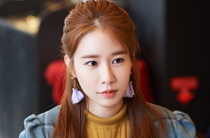 'Bareng' Lee Dong-wook, Yoo In Na Pede Umbar Paha Seksi di Bandara