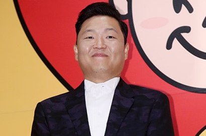 Saingan dengan Winner, PSY Berhasil Rebut Trofi Perdana untuk 'I Luv It'
