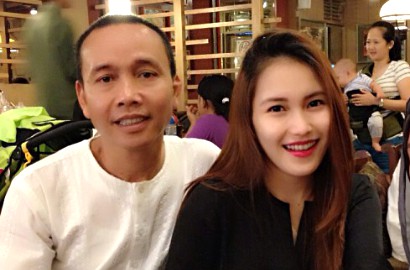 Pamer Segepok Uang, Tangan Lentik Ayah Ayu Ting Ting Bikin Salah Fokus