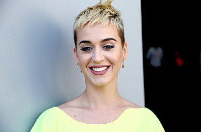 Katy Perry Sindir Taylor Swift Lewat Lagu 'Swish Swish'?