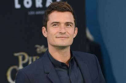 Kepergok Bugil di Ranjang, Pelayan Seksi Ini Berhubungan Intim dengan Orlando Bloom