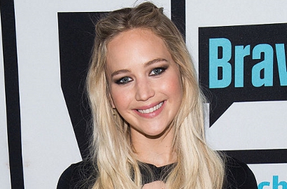 Jennifer Lawrence Heboh Menari 'Striptis' di Kelab Malam, Intip Videonya
