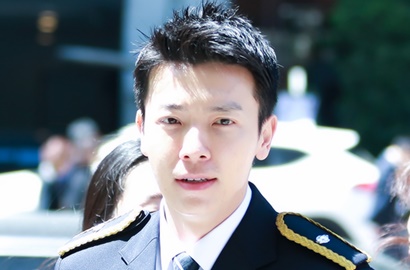 Awet Muda Bak Idol Rookie, Penampilan Donghae SuJu Ini Dijamin Bikin Kesengsem