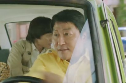 Jadi Supir, Song Kang Ho Kocak Hingga Hadapi Tentara di Trailer 'Taxi Driver'