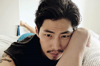 Senyum Bareng Anak Sekolah, Song Jae Rim Lakukan Kegiatan Sosial di Jakarta?