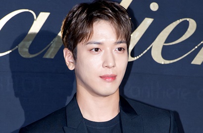 Goda Fans, Yong Hwa CN Blue Pede Pamer Kulit Eksotis di Pantai Hawaii