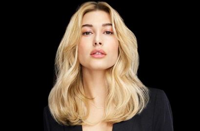 Pose Sensual Tanpa Bra, Hailey Baldwin Dinobatkan Sebagai Gadis Terseksi di Dunia