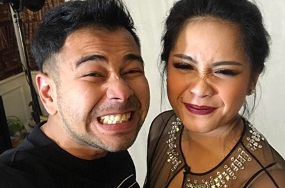 Raffi Ahmad 'Usaha' Cium Nagita, Ayu Ting Ting Cuek dan Pilih Kesibukan Ini