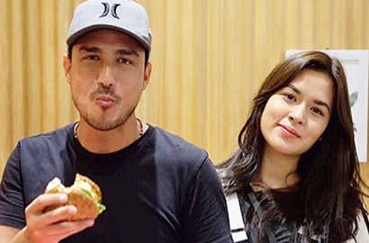 Raisa Pamer Aksi Kupas Bawang Ala Ibu-Ibu, Netter Malah 'Curhat' ke Hamish Daud