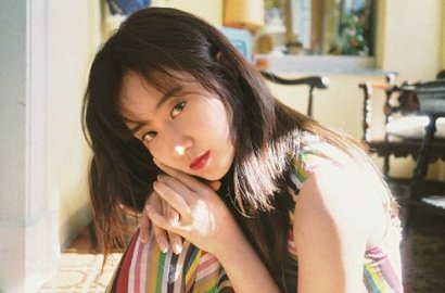 Umbar Paha Hingga Perut, Awas Pingsan Lihat Pose Seksi Yuri di Italia