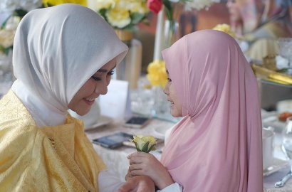 Ini Kalimat Zaskia Mecca yang Bikin Putri Pertama Mantap Berhijab di Usia 6 Tahun