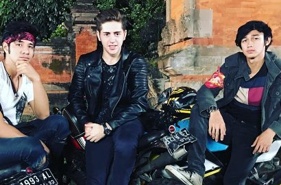 Hito Caesar Tampil Keren Bareng Ammar Zoni-Cemal Saat Syuting 'Anak Langit'
