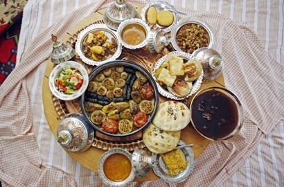 Jangan Asal Kenyang, Inilah Menu Buka Puasa yang Sehat Biar Tubuhmu Nggak Gampang Sakit