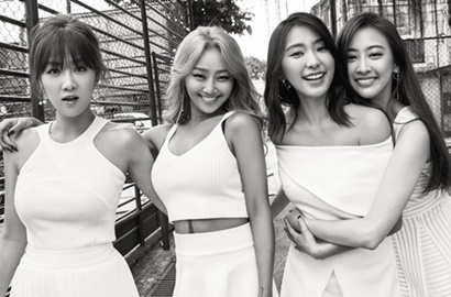 Foto Pegang Handbanner Perpisahan, Sistar Sukses Bikin Netter Nangis
