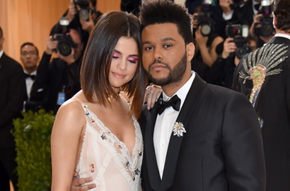 Dimabuk Cinta, Selena Gomez Berikan Segalanya untuk The Weeknd