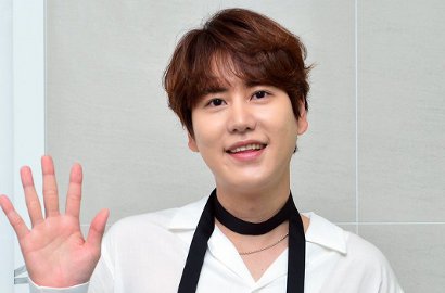 Akhirnya Dirilis, Gantengnya Foto Kyuhyun Pakai Seragam Militer dan Beret