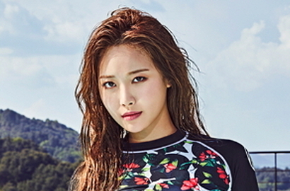 Unggah Foto Pakai Baju Renang, Yura Girl's Day Bikin Netter 'Nangis'