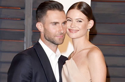 Nyatakan Cinta, Adam Levine Remas Bokong Behati Prinsloo