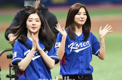 Super Imut, Irene dan Seulgi Red Velvet Umbar Perut Ramping di Pemotretan Terbaru