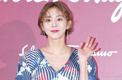 Tak Cuma Tinggalkan Agensi, Uee Juga Resmi Lulus dari After School