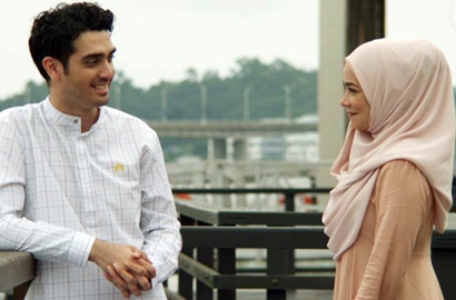 Fachri Albar Bikin Sutradara Malaysia Terheran-heran di 'Bukan Cinta Malaikat'