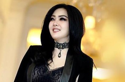 Disumpahi Lajang Sampai Tua, Syahrini Langsung Telepon 'Orang Tersayang'